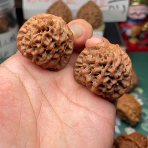 【闪购商品】文玩核桃吊坠比**冰35+秦闷