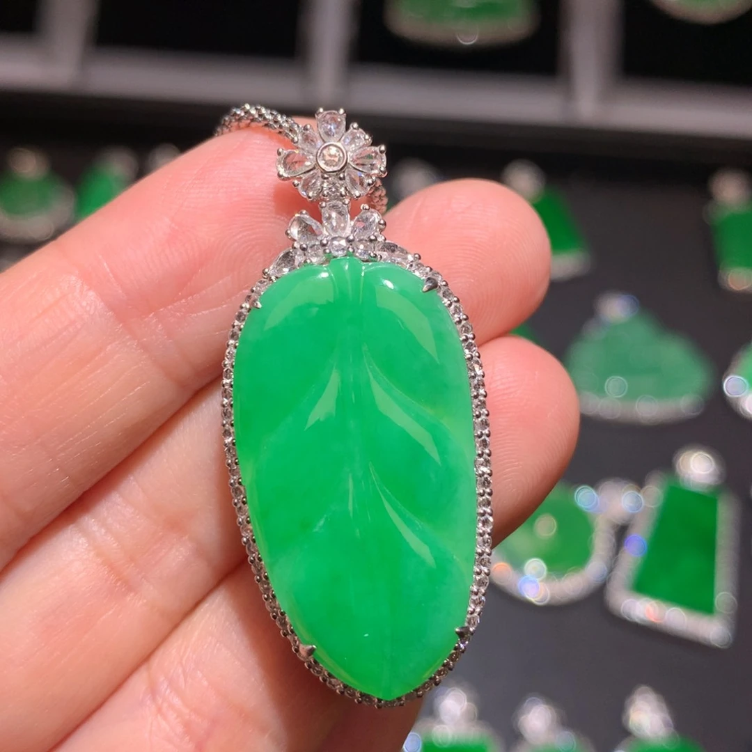 翡翠颈饰18K金镶嵌翡翠