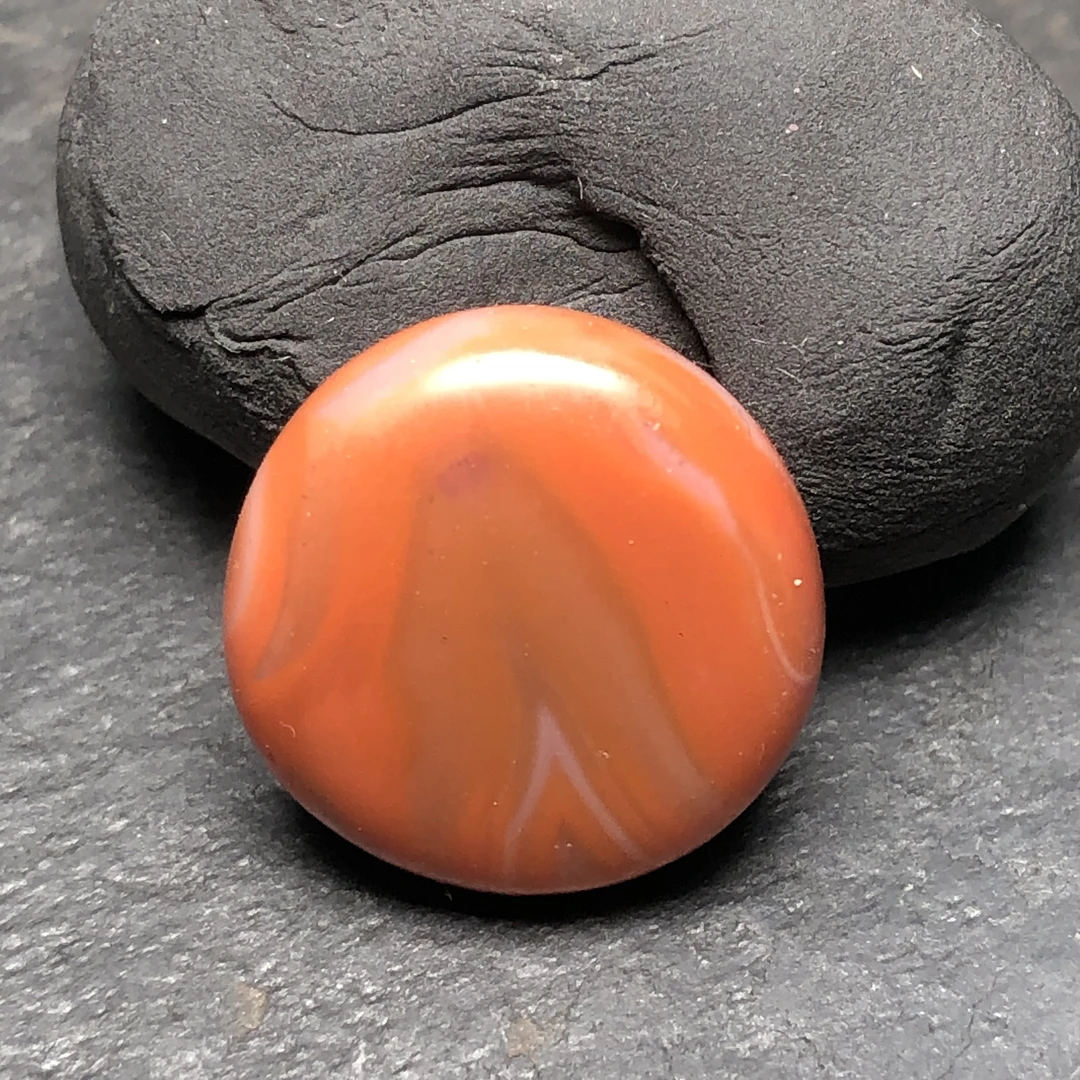 原矿川料南红玛瑙纯手工打磨尺寸18x7.5毫米