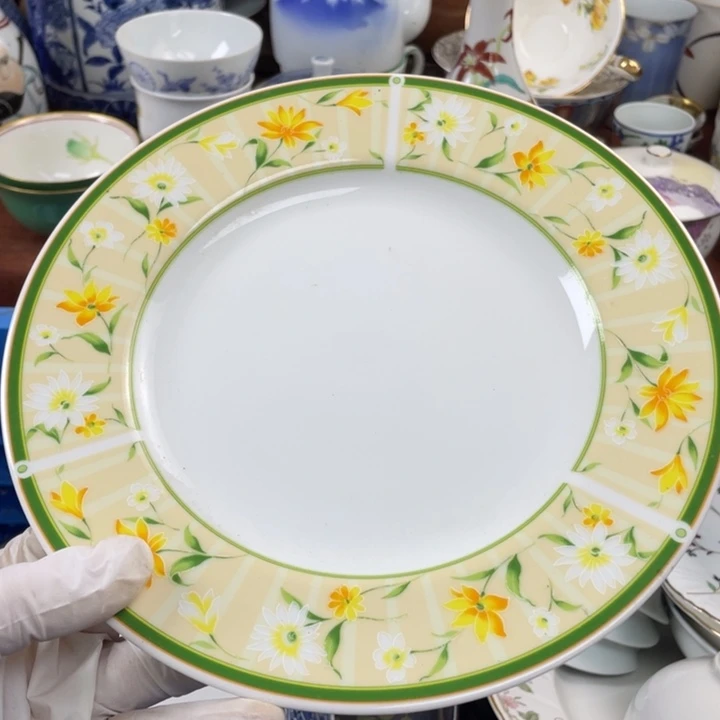 他家瓷器真美…开播的