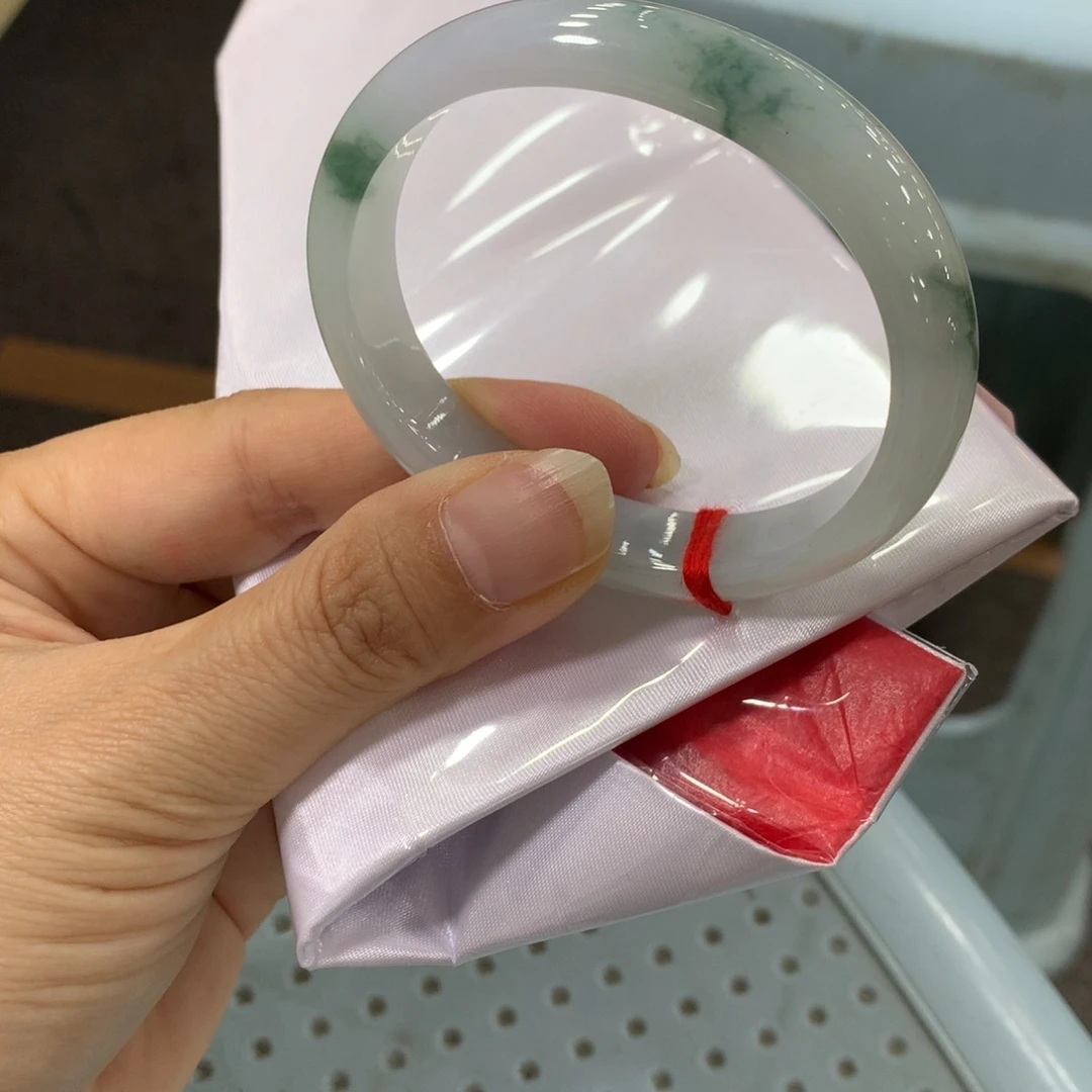 翡翠未镶嵌手镯（贵妃镯）翡翠手镯