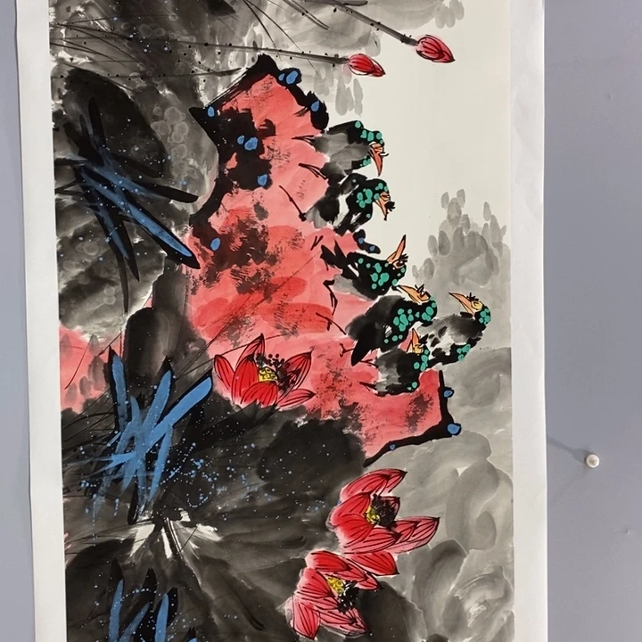 手绘作品等多种形式进行