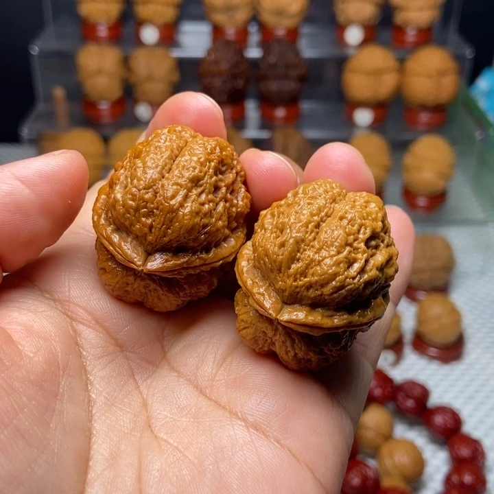 文玩核桃把件古树蚂蚁开背25