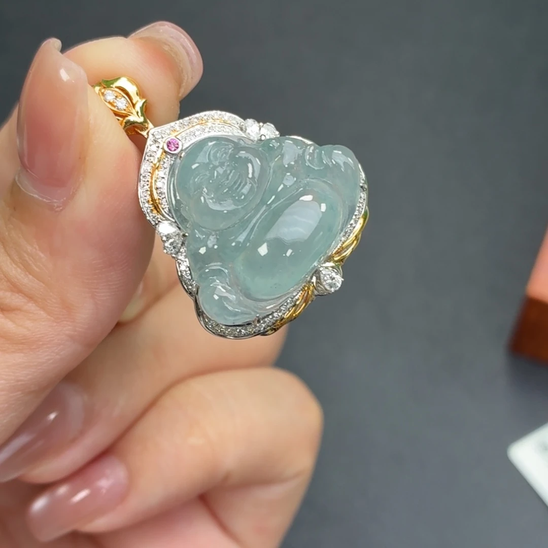 翡翠18K金镶嵌颈饰