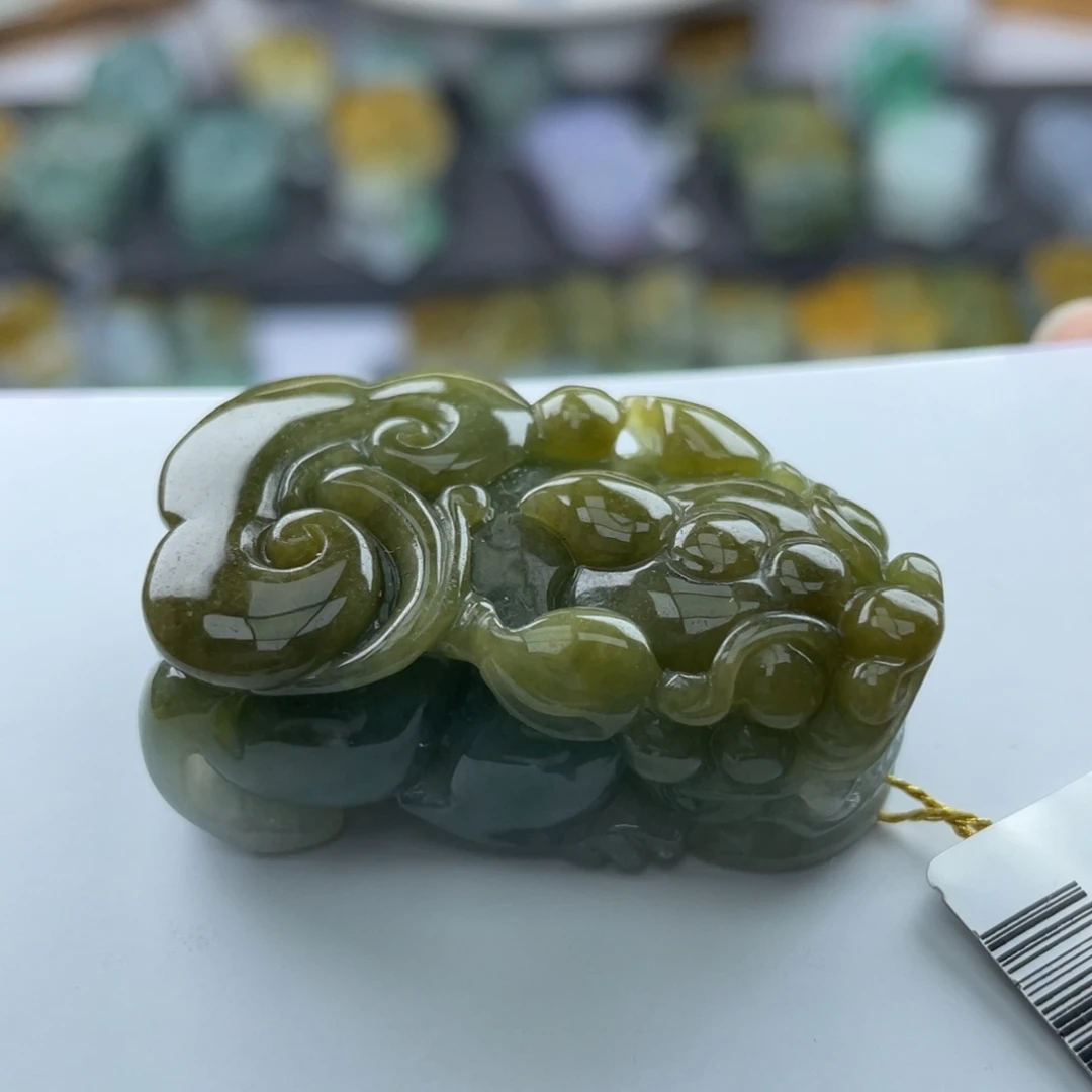 翡翠未镶嵌颈饰貔貅