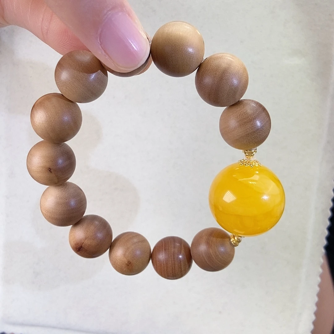 18K金镶嵌蜜蜡手链设计款