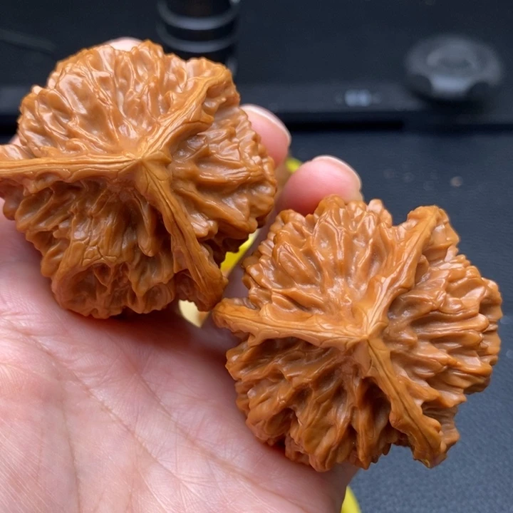文玩核桃吊坠帝王官帽50