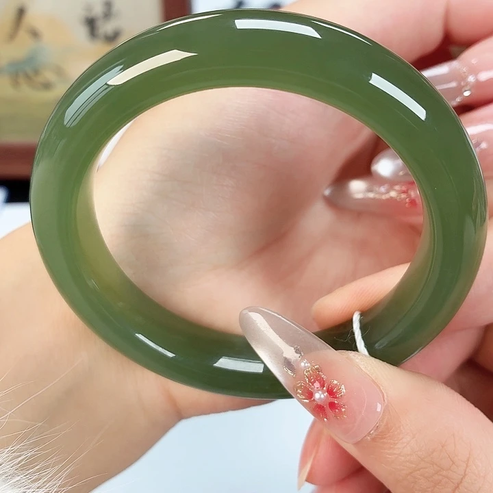 和田玉未镶嵌手镯