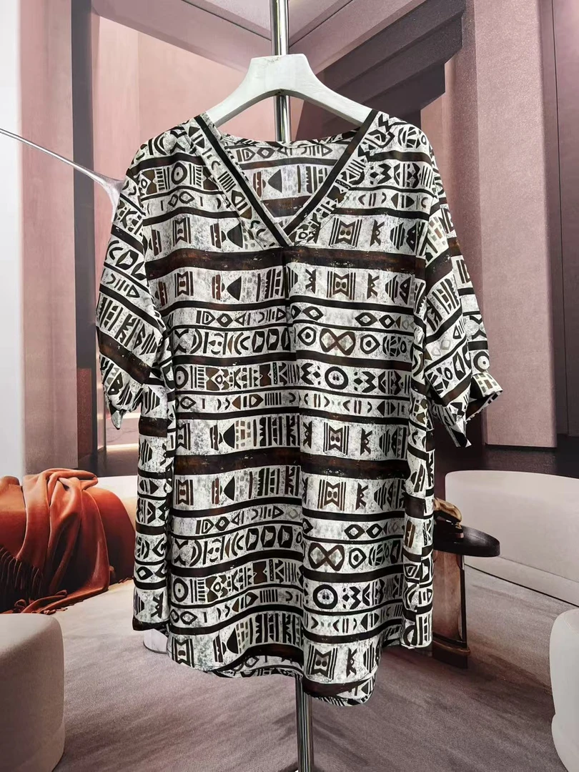 V领欧美式2025新款韩国宽松显瘦印花打底上衣潮休闲时尚上衣