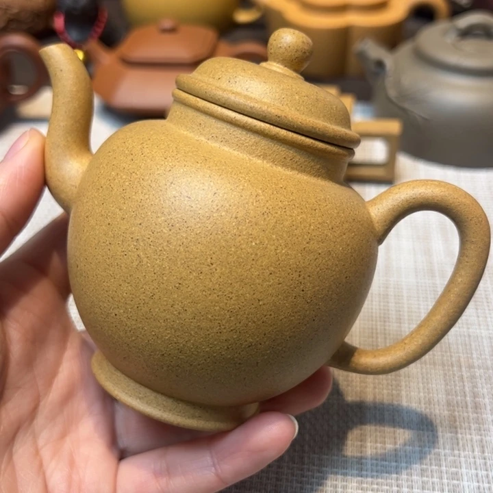 紫砂茶壶宫灯，容量200毫升，段泥