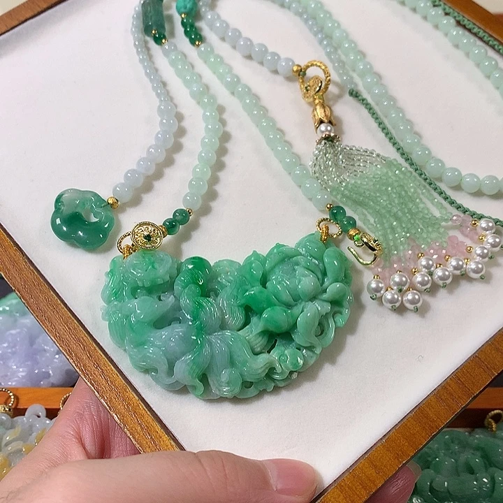 翡翠未镶嵌颈饰翡翠吊坠