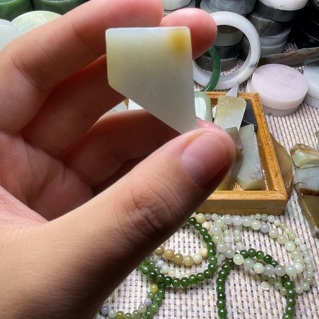 未镶嵌和田玉珠宝半成品
