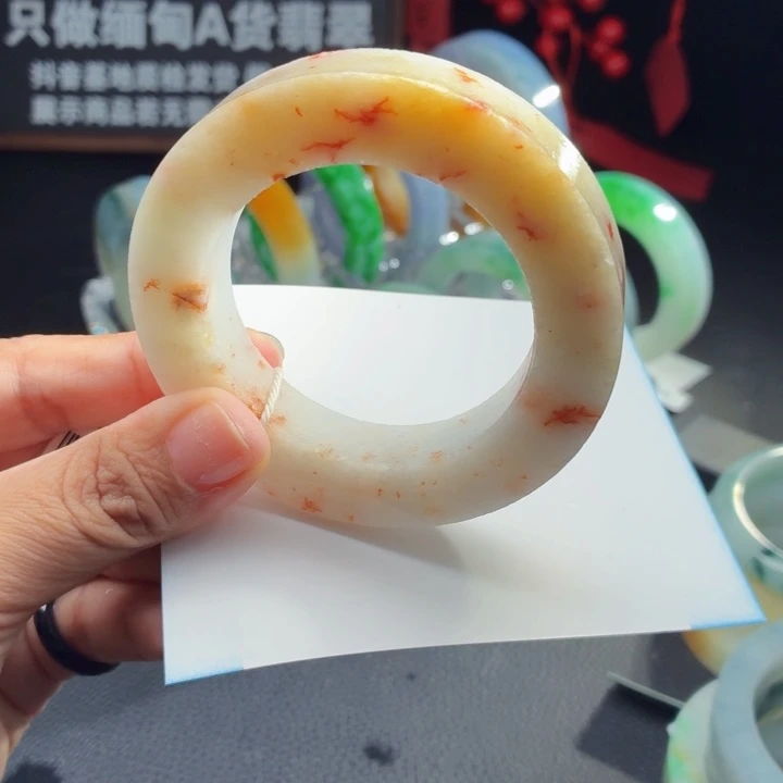 定制翡翠未镶嵌翡翠手镯