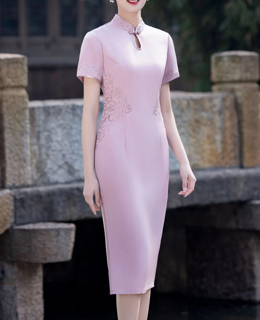 高贵年轻款显白水滴刺绣烫钻旗袍日常可穿