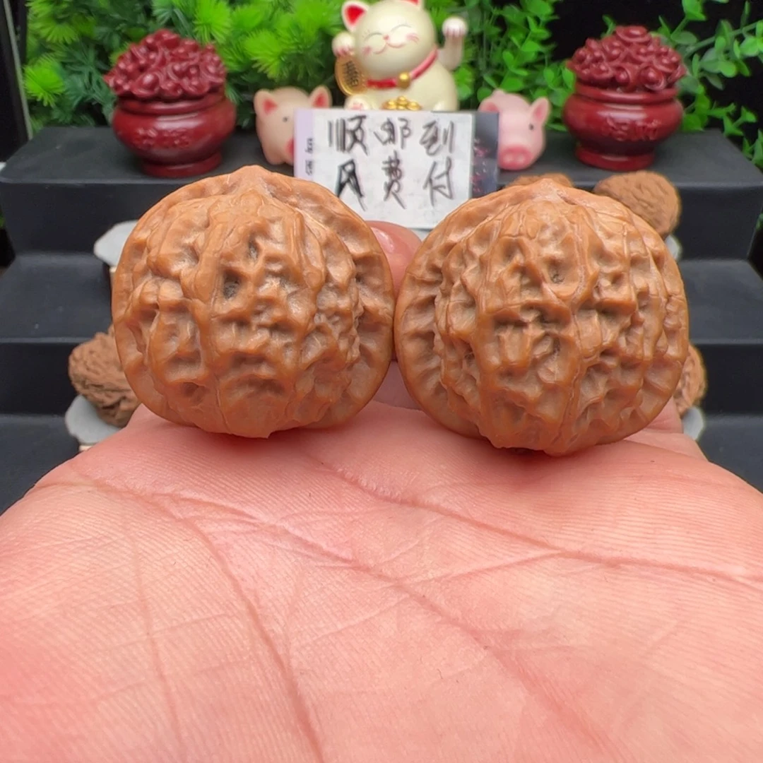 文玩核桃把件兴隆瓷娃娃，尺寸34.5