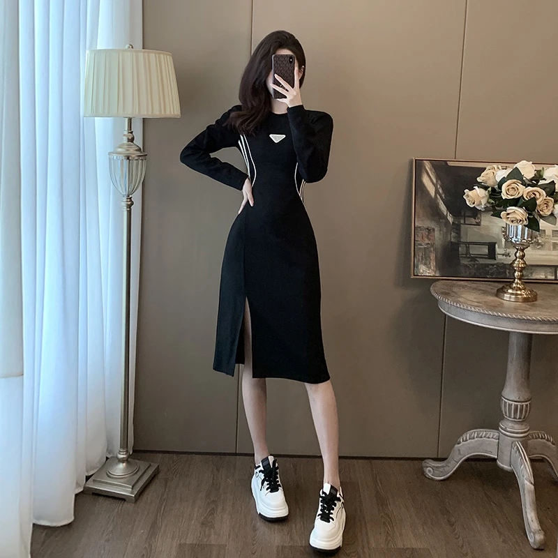 赫本风黑色长袖卫衣连衣裙女秋冬显瘦高级感气质洋气打底内搭裙子