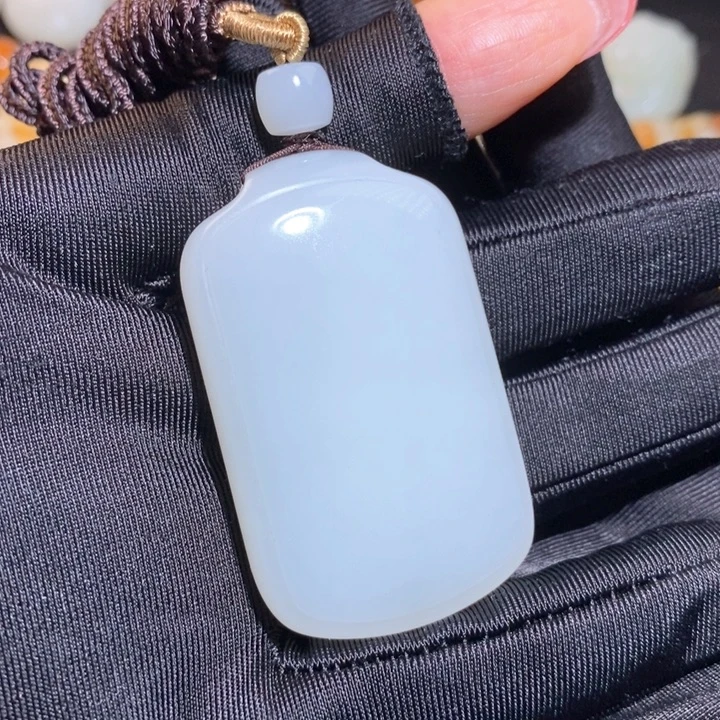 东***毒和田玉未镶嵌手链