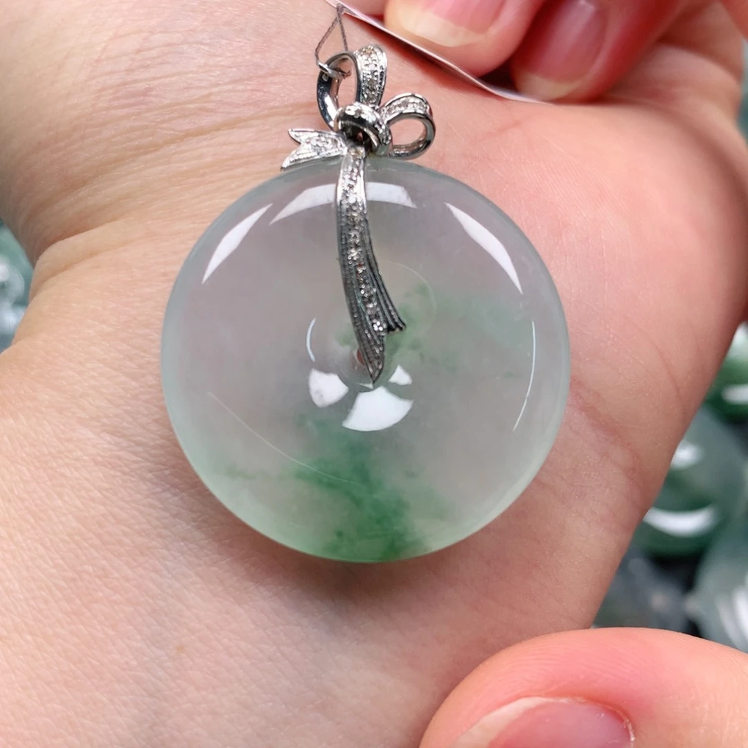 颈饰18K金镶嵌翡翠天然翡翠