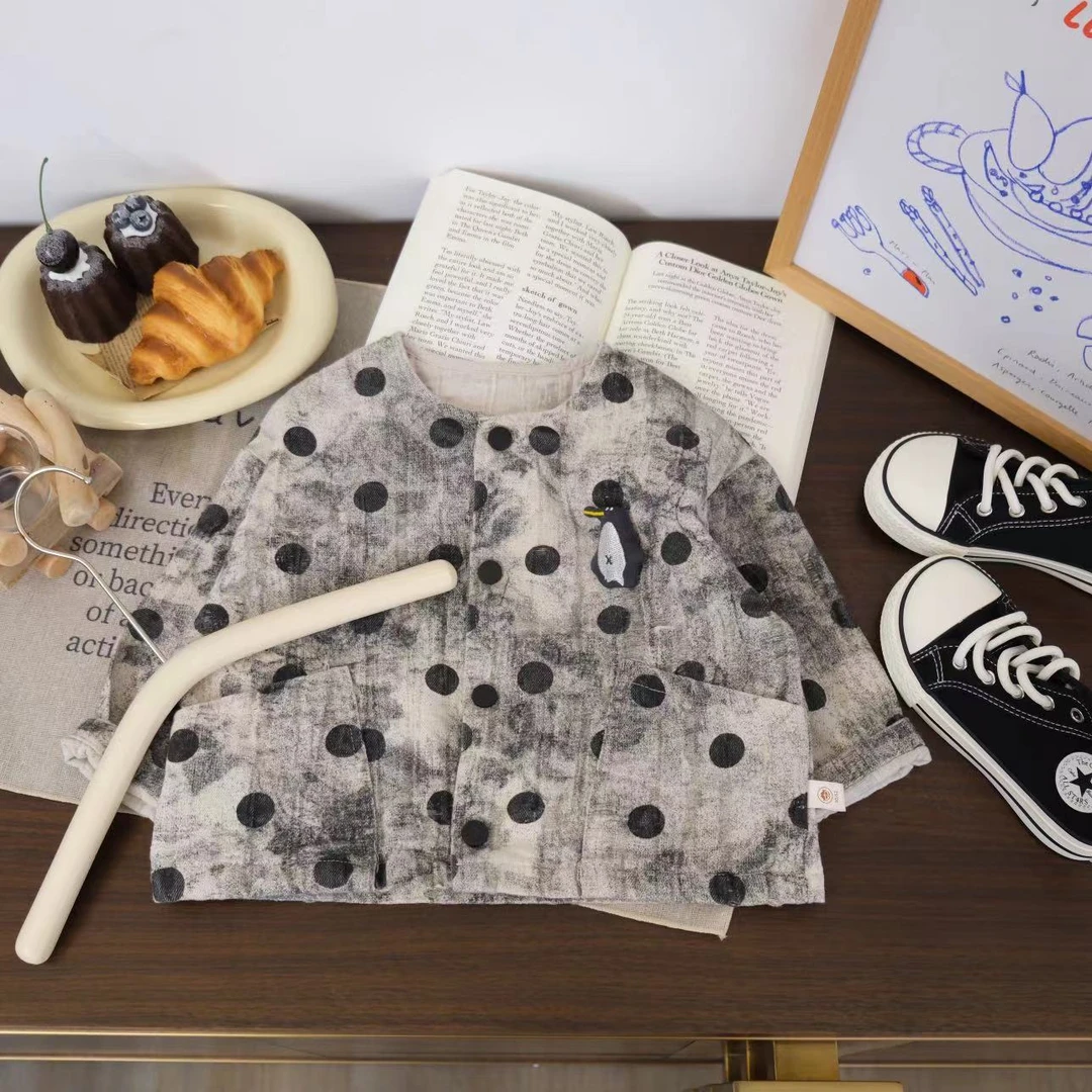 儿童春秋韩版卡通破碎风小企鹅波点外套H1395
