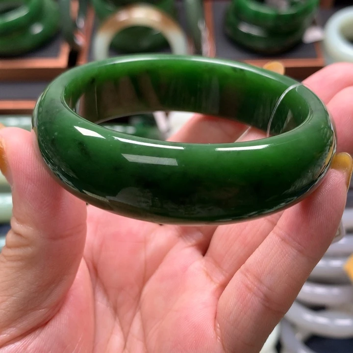 【闪购商品】未镶嵌手镯和田玉（碧玉）