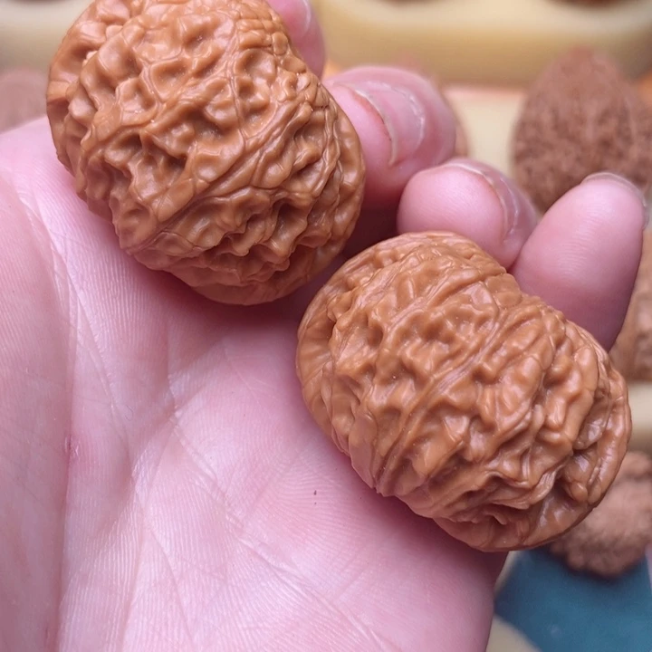 文玩核桃把件40龙眼