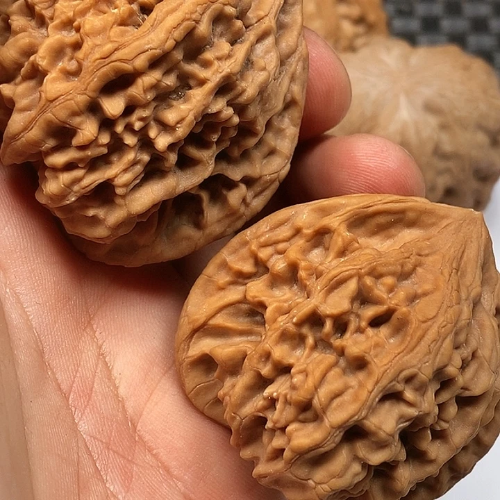 G***K吊坠文玩核桃红锦鲤文玩核桃把脸