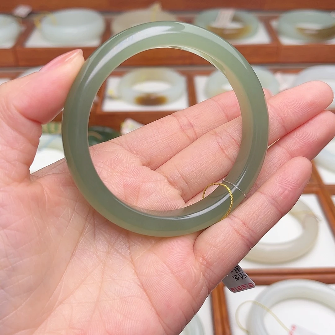 和田玉手镯未镶嵌56.5