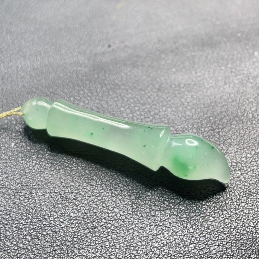 石英质玉（非洲翠）未镶嵌吊坠(赠链)毛笔文房四宝之首冰胶起光带证