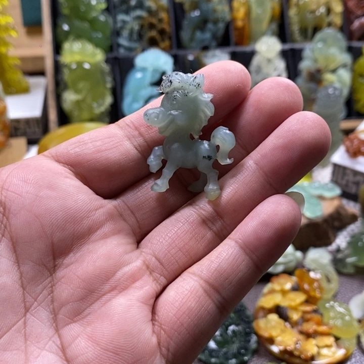 蛇纹石玉未镶嵌小摆