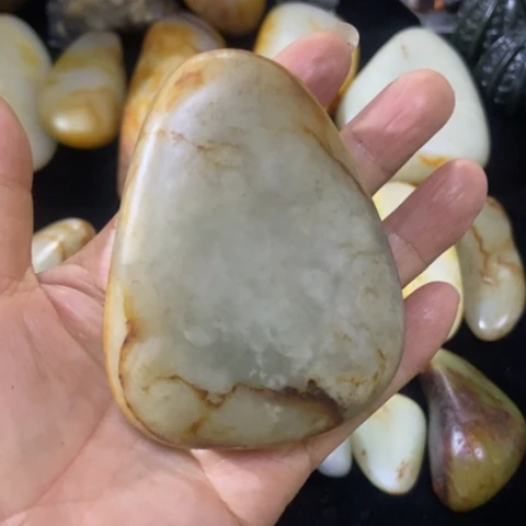 未镶嵌和田玉（糖玉）车挂