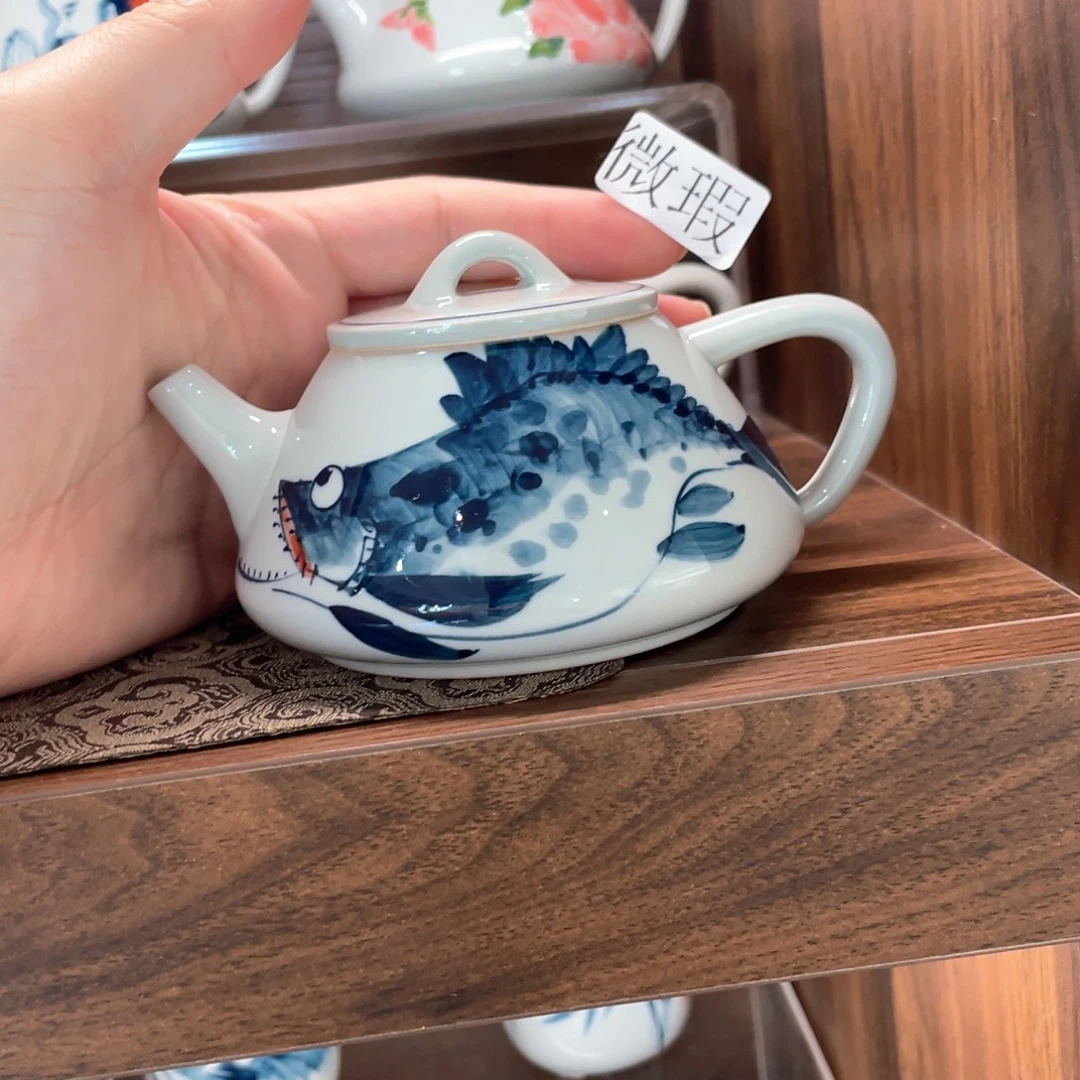 釉下手绘茶具微瑕