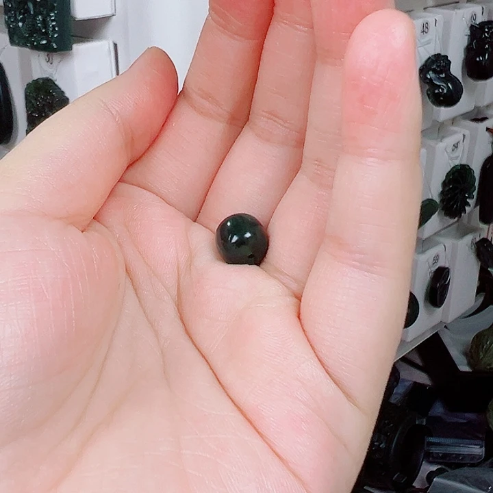 蛇纹石玉颈饰未镶嵌微****苆