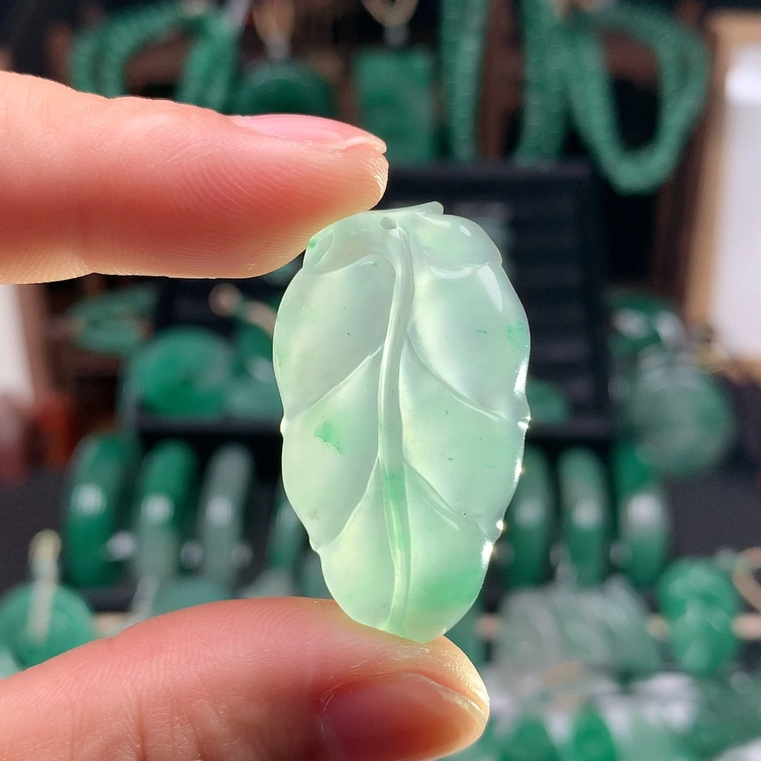 石英质玉吊坠(不含链)未镶嵌白冰叶子