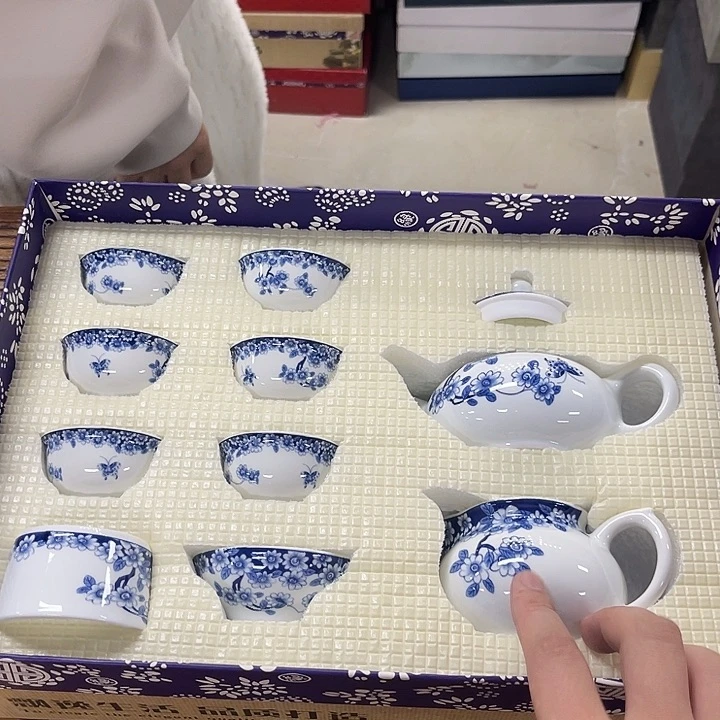 孤品茶具套装等。