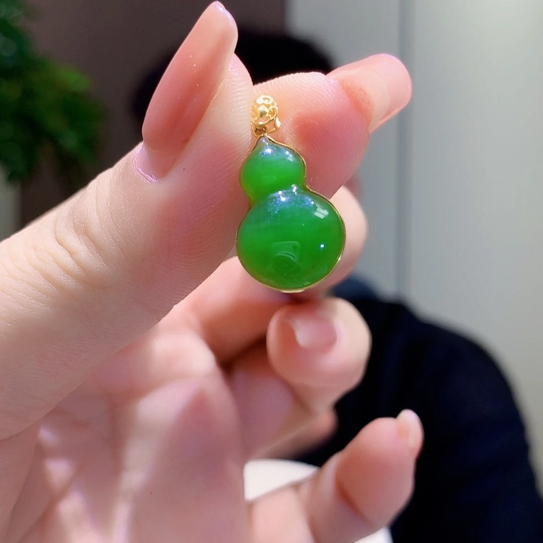 和田玉（碧玉）18K金镶嵌颈饰