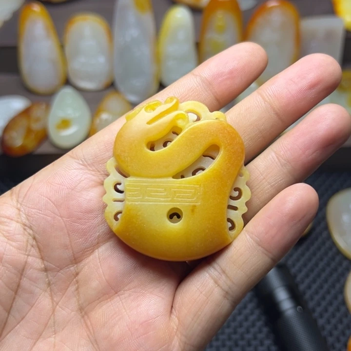 颈饰未镶嵌和田玉