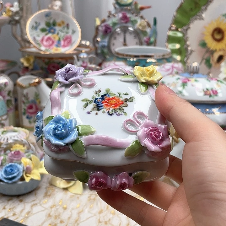 杯碟陶瓷摆件陶瓷