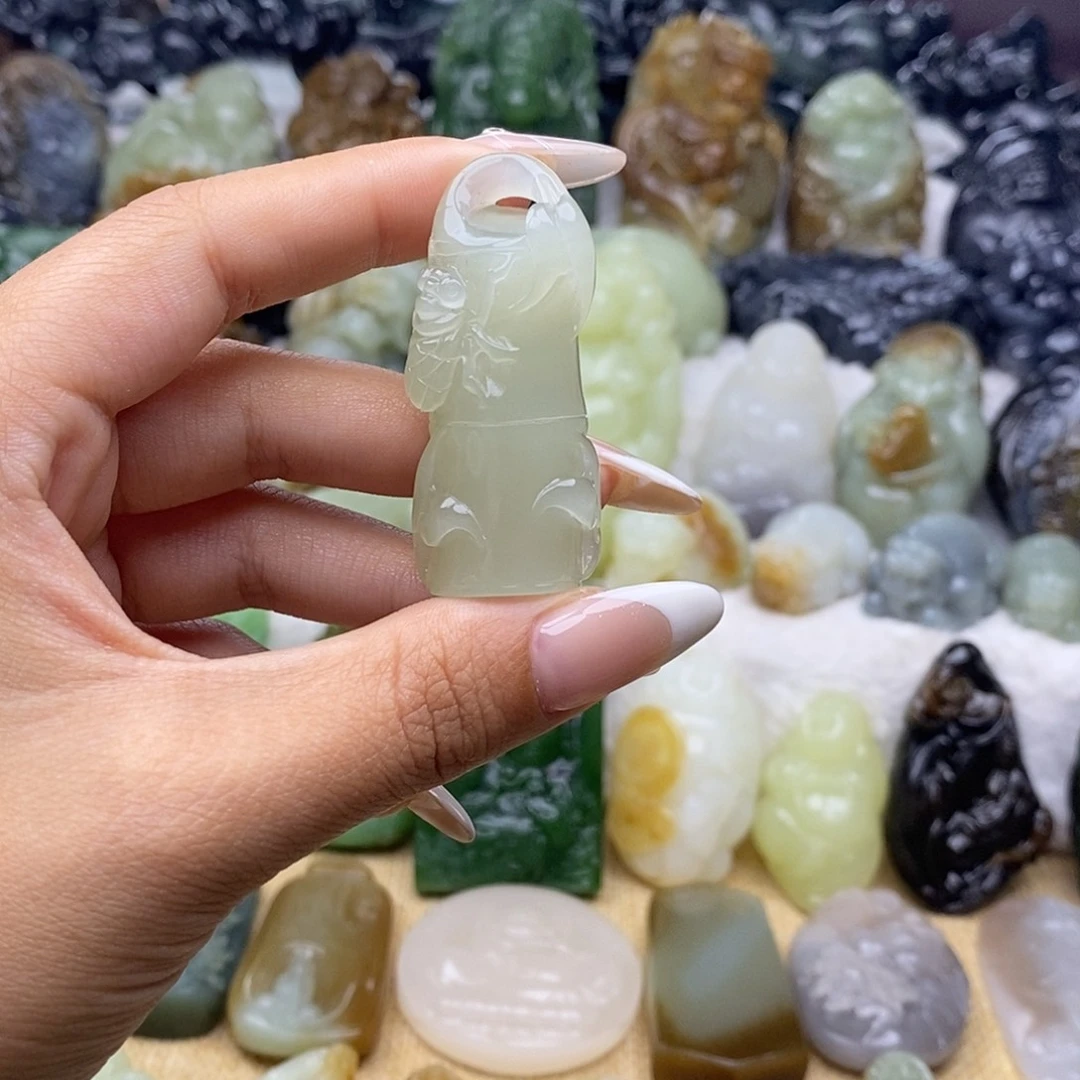 和田玉未镶嵌颈饰