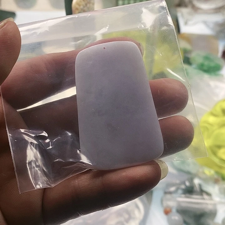 翡翠挂件未镶嵌豪***剑毛