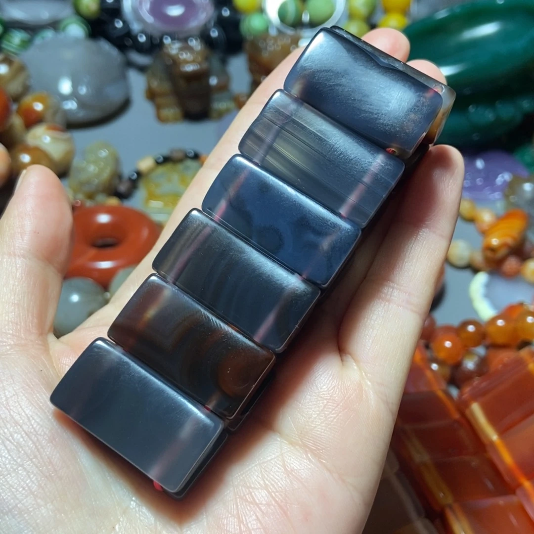 玛瑙/玉髓一未镶嵌夫*子