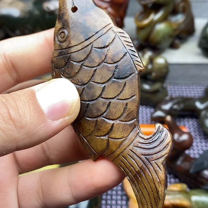 未镶嵌蛇纹石玉颈饰