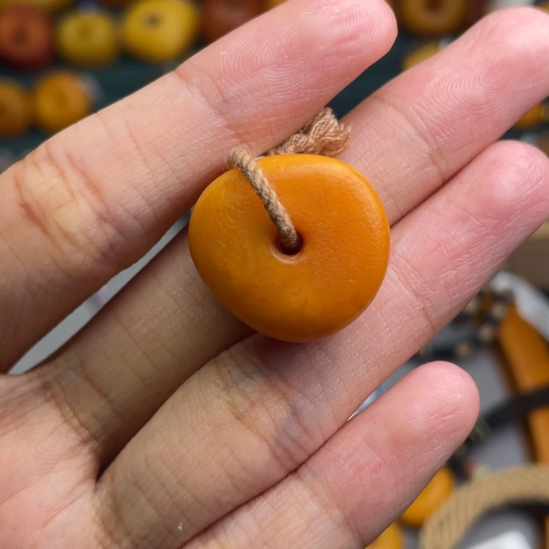 未镶嵌颈饰琥珀m**k琥珀蜜蜡