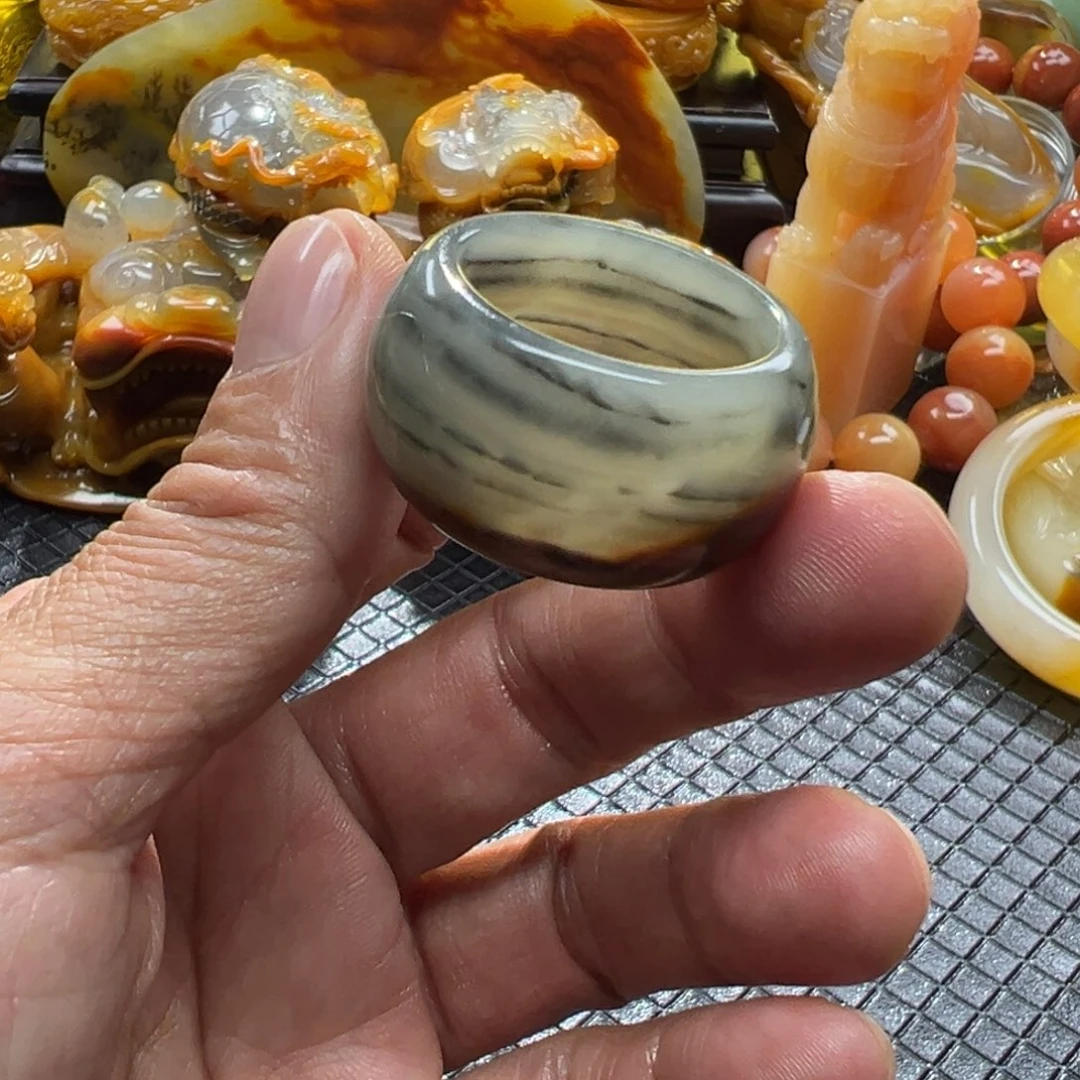 石英质玉未镶嵌颈饰