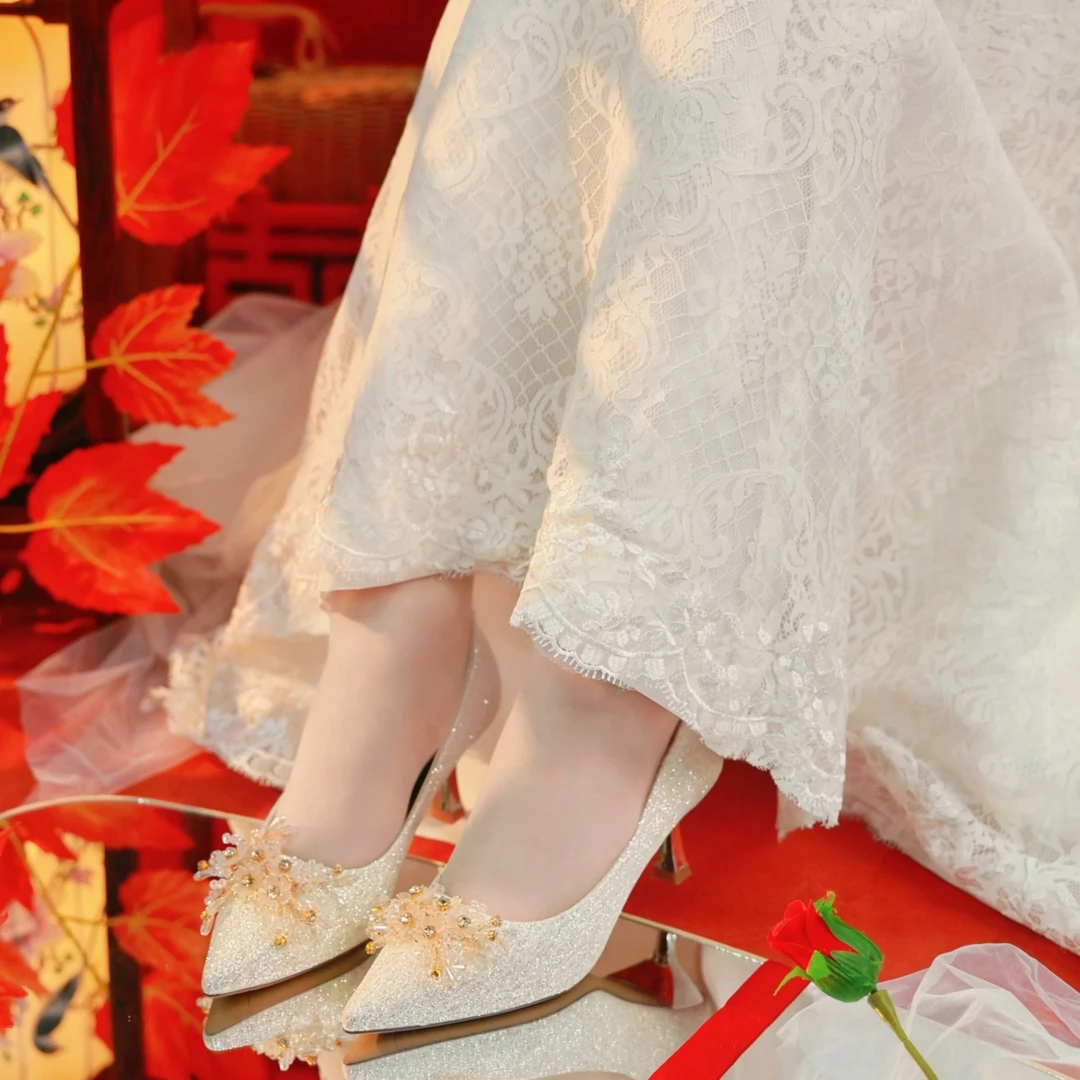 舞绣缘秋季新款尖头细跟高跟鞋女士高跟婚鞋不累脚单鞋气质新娘鞋