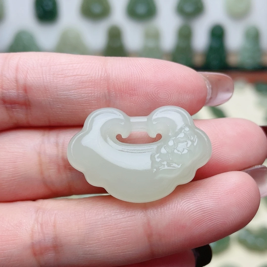 二***胖和田玉未镶嵌颈饰