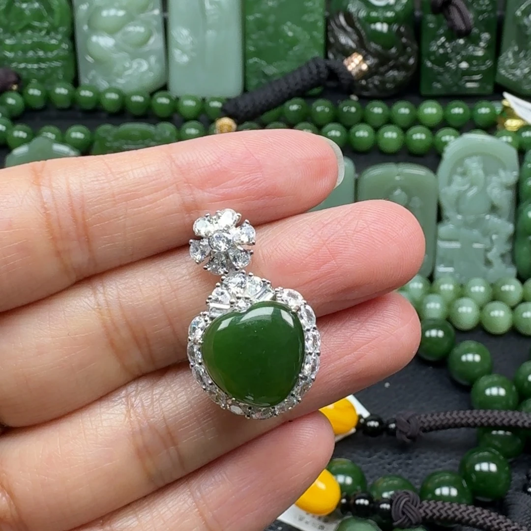 和田玉未镶嵌颈饰