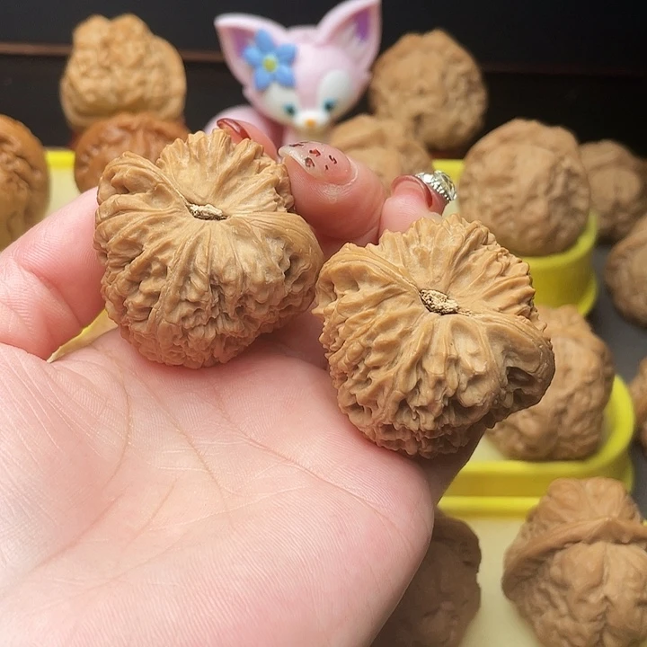 吊坠文玩核桃大*花南石