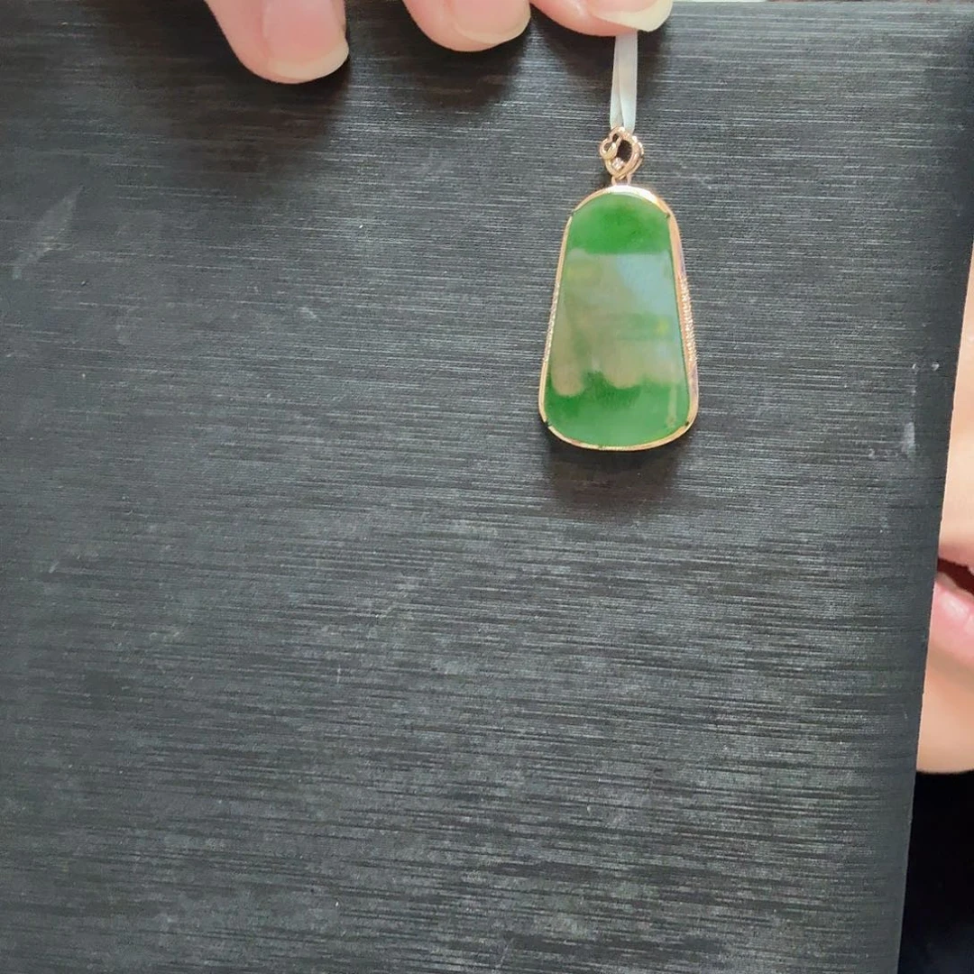 颈饰18K金镶嵌和田玉仓库