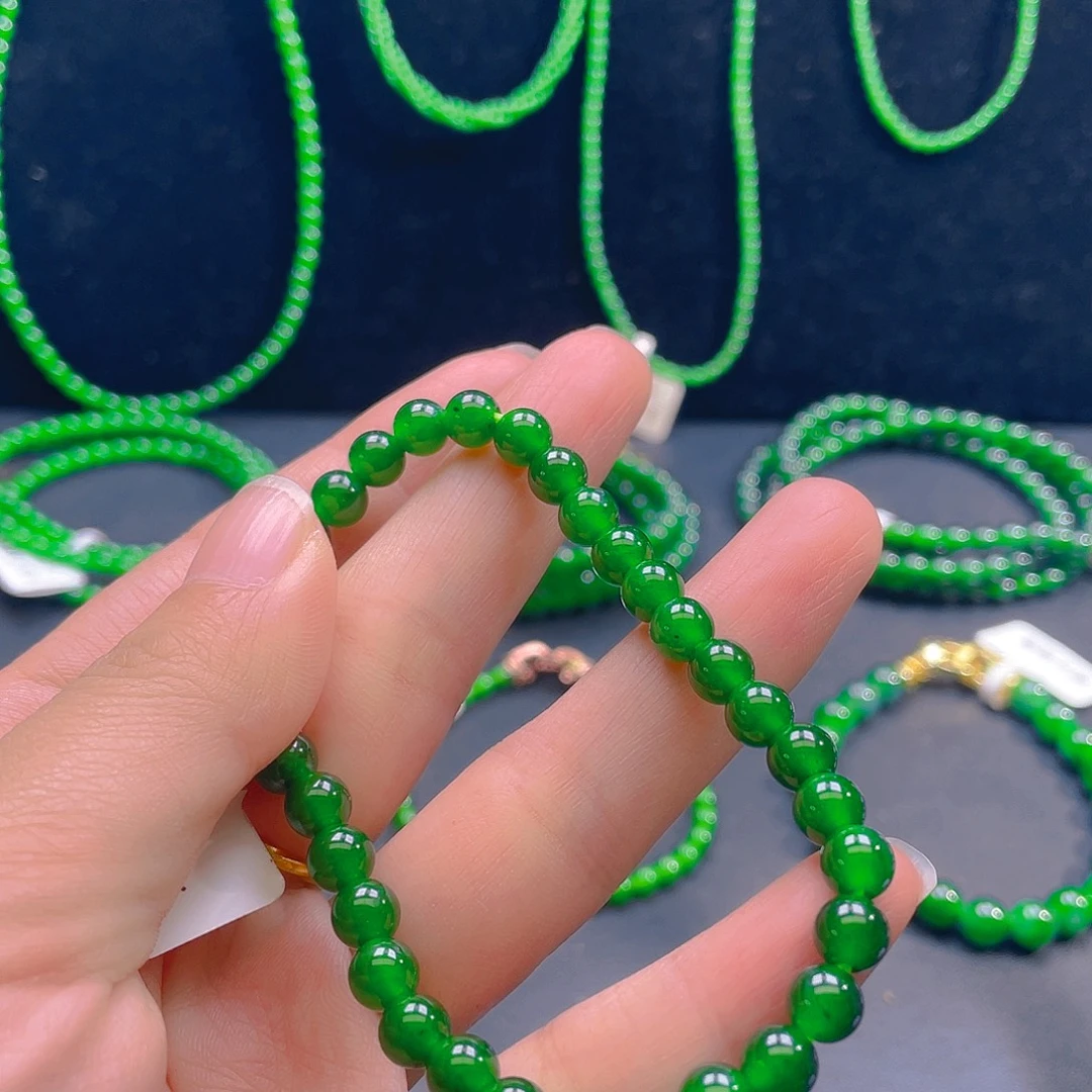 翡翠未镶嵌颈饰卡6