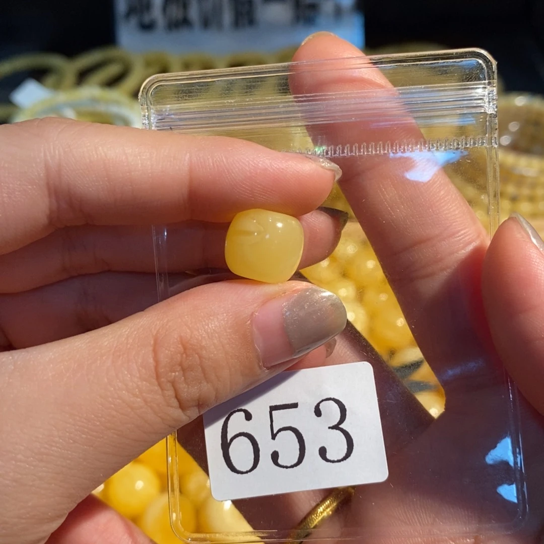 未镶嵌琥珀珠宝奇石653